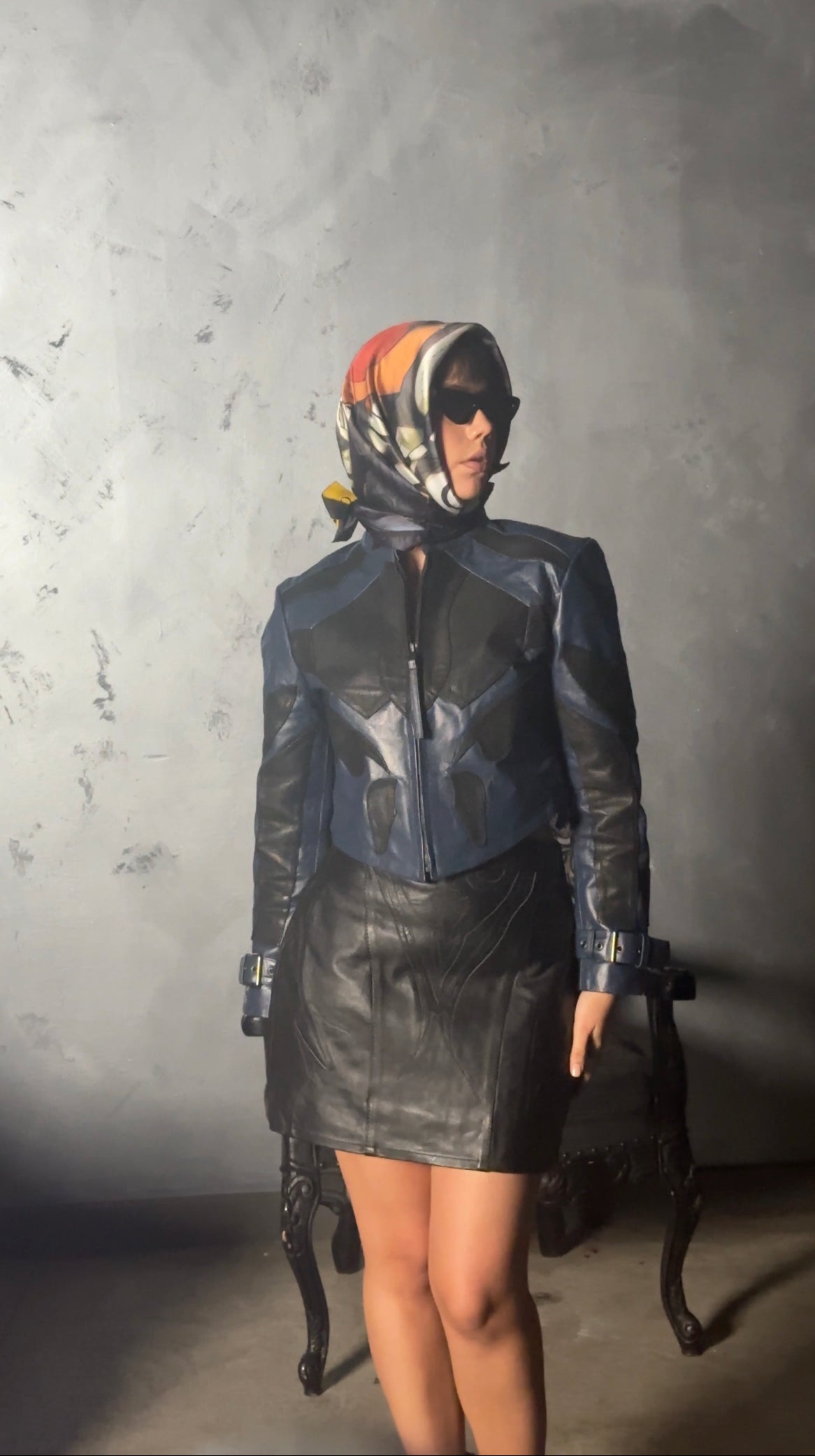 Mural S2 Scarf Babushka